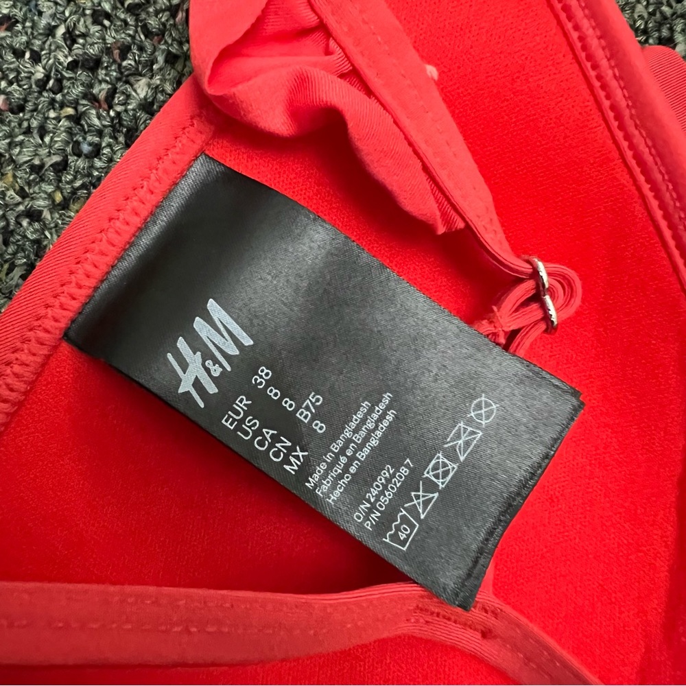 H&M Red Ruffle Shoulder Triangle Bikini Top Casual Flirty Swimwear Bathing Suit - Picture 12 of 12